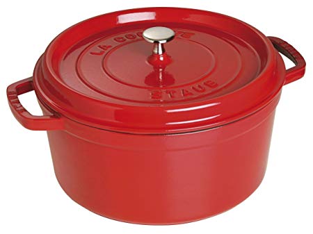 STAUB Gusseisen Bräter Cocotte, rund 28cm, 6,7L, kirsche / rot bei Amazon für 109,99 im Angebot