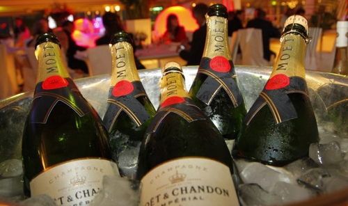 0,7 l Moët Champagner + 10€ Einkaufstüte von EDEKA für 30€ inkl. Versand