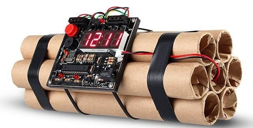 Digitaler Wecker im Dynamite Styled für 40,56 €