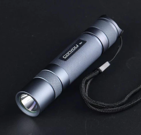 Convoy S2+ Mini LED Taschenlampe mit 1800 Lumen