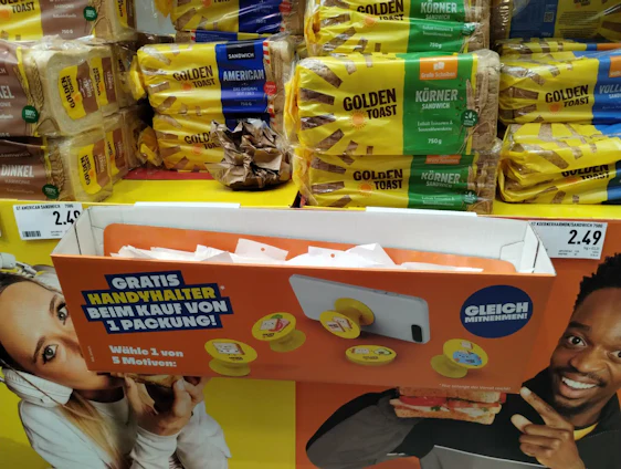 Gratis-Handyhalter bei Kauf einer Packung Golden Toast lokal (nur ?) bei Marktkauf