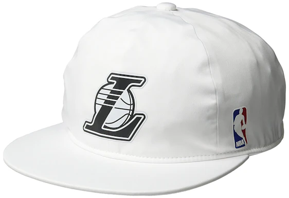 Amazon Plus Produkt -adidas Nba Lakers Snap-Back Kappe 6,03 Euro