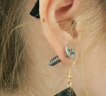 Schraube im Ohr? Nerdige Schrauben-Ohrringe ab 0,65€