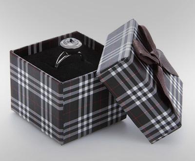 Ring mit echtem Swarovski-Strass in edler Geschenkbox von Silvity für 9,99€