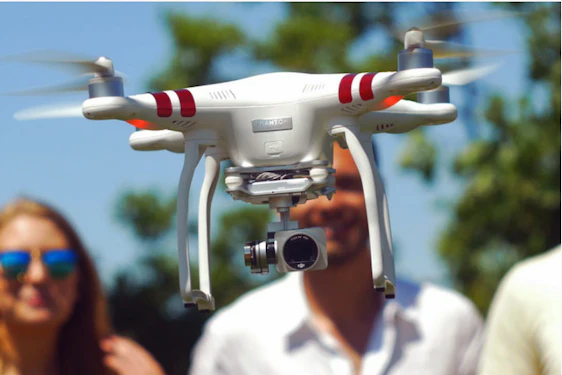 DJI Phantom 3 Standard-Quadcopter mit 4K HD-Videokamera