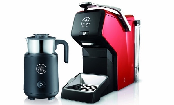 Kaffeekapselautomat mit Milchaufschäumer