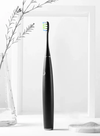 Oclean One mit 6 Bürsten + Reiseetui (Schallzahnbürste 42000U/min)