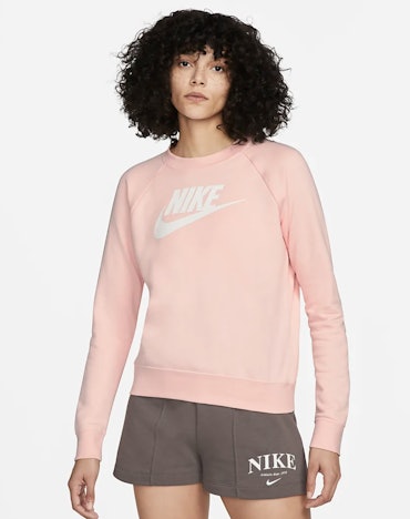 Nike Sportswear Essential Fleece-Sweater für 24,72€ - Baumwoll-Pulli für Damen