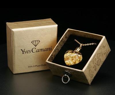 Glasherz mit purem Gold gefüllt samt vergoldeter Halskette von Yves Camani für 19,90€ inkl. Versand