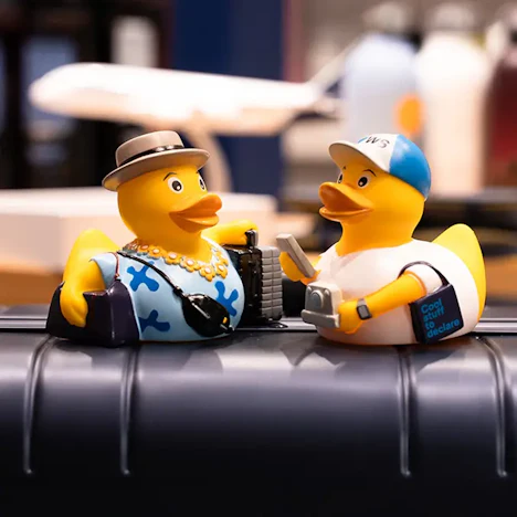 Holt euch gratis Badeenten für euren Urlaub beim Lufthansashop in Frankfurt, München, Berlin oder Wien
