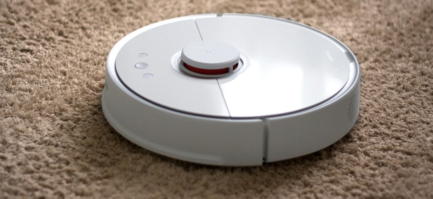 robot-vacuum-cleaner-weiss-teppich-saugroboter-mit-oder-ohne-wischfunktion-pixabay saug-und-wischroboter-weiss-teppich-pixabay