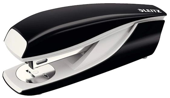 Leitz 55020095 Heftgerät (30 Blatt, Ergonomisches Metallgehäuse, Inkl. Heftklammern