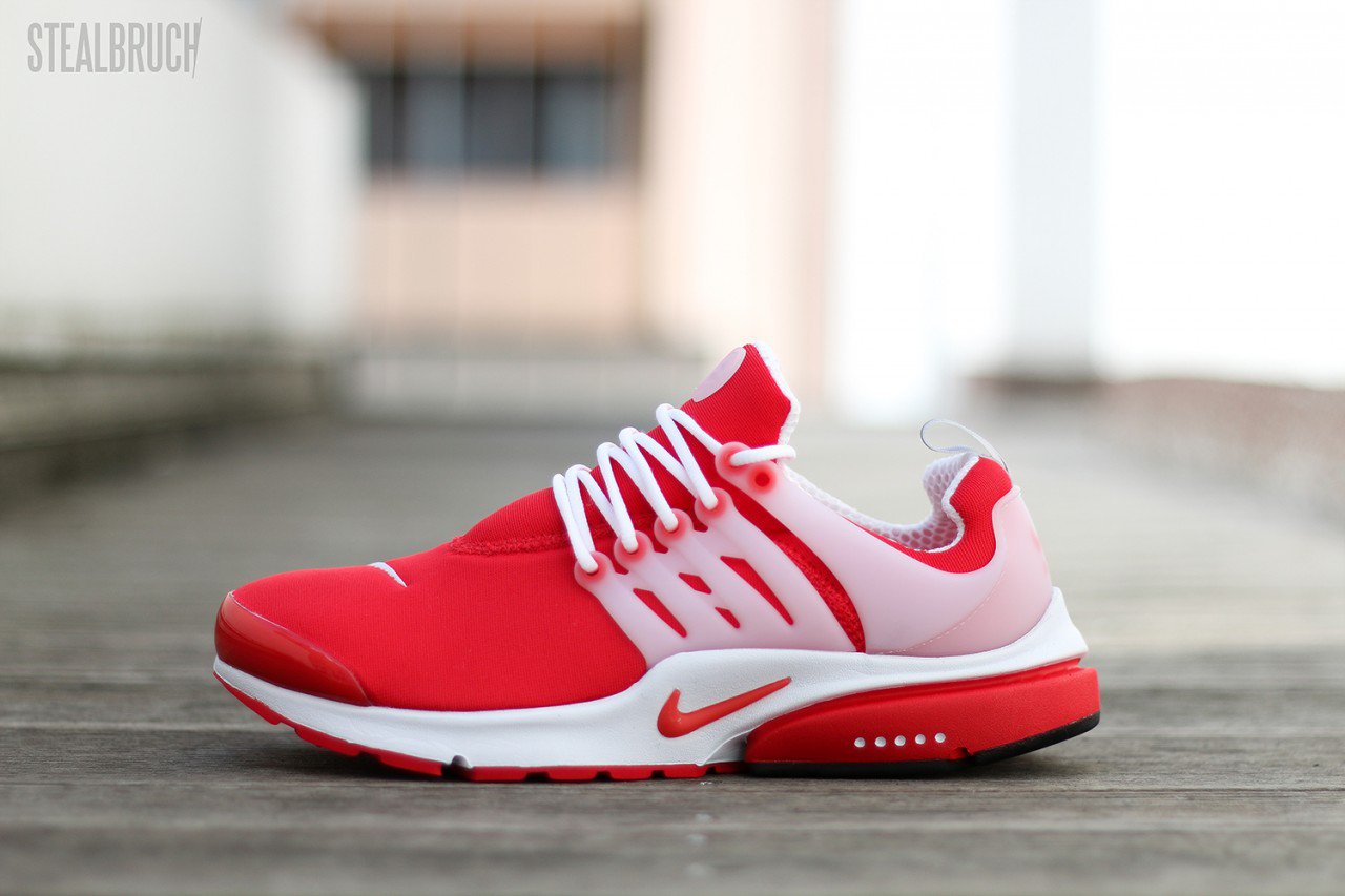 Nike Air Presto in Comet Red oder Rio Teal für 83€