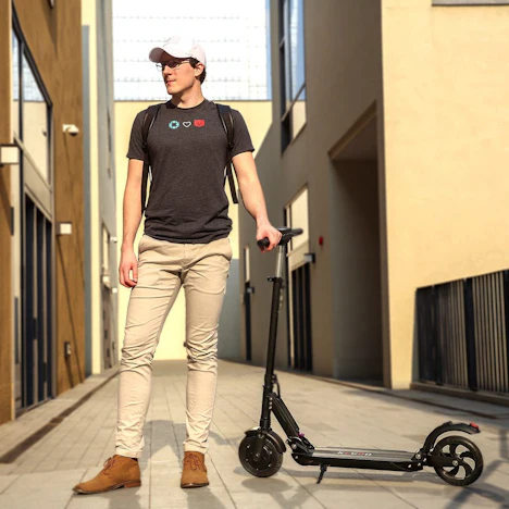 KUGOO S1 Folding elektrischer Roller 350W Motor-LCD Display 3 Speed-Modi 8.5 Zoll Fest Rear Anti-Skid-Reifen IP54 Wasserdicht