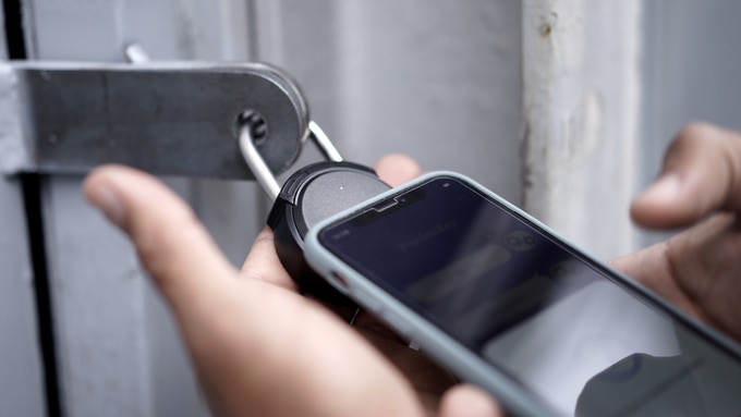 Das Handy als Schlüssel » Das 'ProximiKey' Vorhängeschloss übers Smartphone öffnen