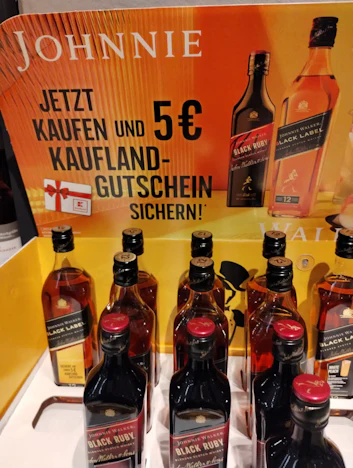 Kaufland: 5€-Gutschein bei Kauf von Johnnie Walker Black Label 0,7l oder Johnnie Walker Black Ruby 0,5l