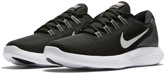 Nike LunarConverge für 39€ - sportliche Sneaker in schwarz/weiß