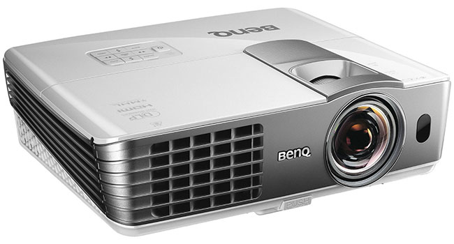 BenQ W1080ST+ für 600€ - Kurzdistanz DLP Beamer mit Full-HD, 3D, 16:09, 2200 ANSI