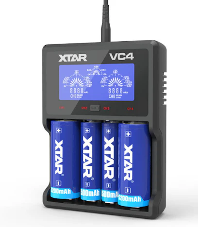 XTAR VC4 Akkuladegerät via USB mit LCD-Bildschirm