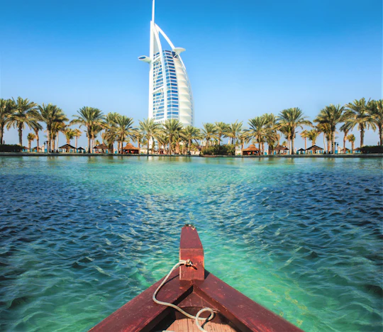 7 Tage Dubai im 4*Hilton Garden Hotel mit Frühstück inkl. Flügen, Transfer und Rail & Fly ab 399€