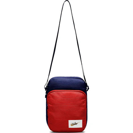 Nike Heritage (BA5809) blue void/university red für nur 16,81€ statt 23,95€