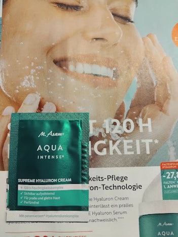 Gratis im alverde Februar Magazin M.Asam Probe Aqua intense Creme bei dm