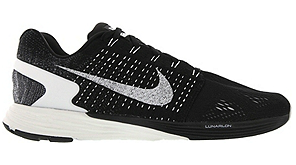 Nike Lunarglide 7 in schwarz