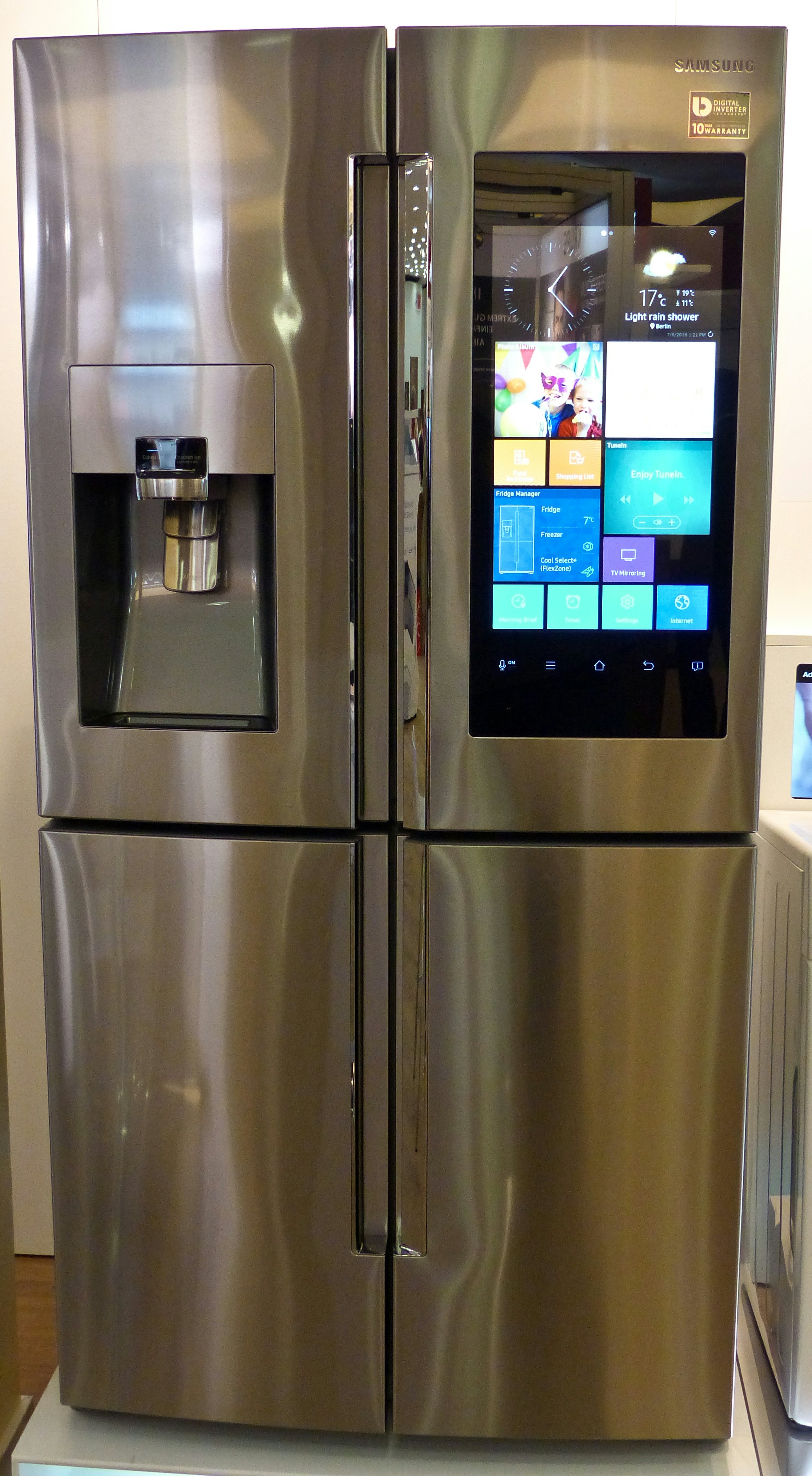 IFA Neuheit 2016: Samsung Family Hub - smarter Kühlschrank mit 32" Display