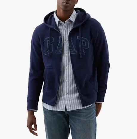 Gap, Kapuzenpullover in verschiedenen Größen für 34,95€(statt 48,90€)